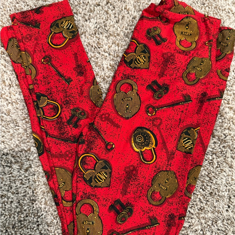 LulaRoe Red Leggings with Lock and Key Print